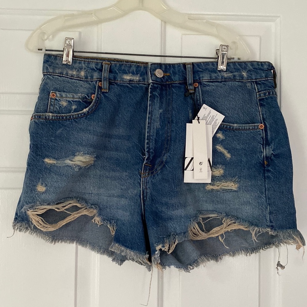 Zara brand new shorts.  Never been worn
